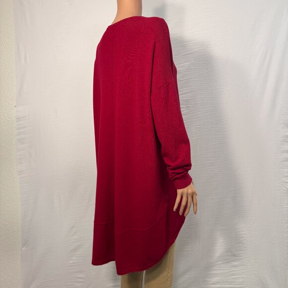 Acqua & Limone Italian Pullover Sweater in Ruby Red - Picture 4 of 9